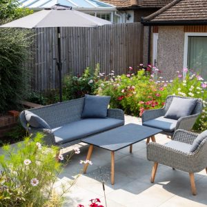 Garden,furniture,on,the,terrace,on,sunny,day